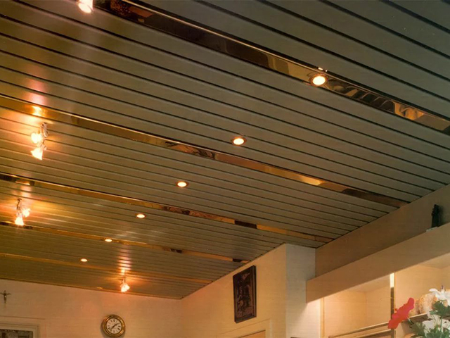 Реечные алюминиевые подвесные потолки