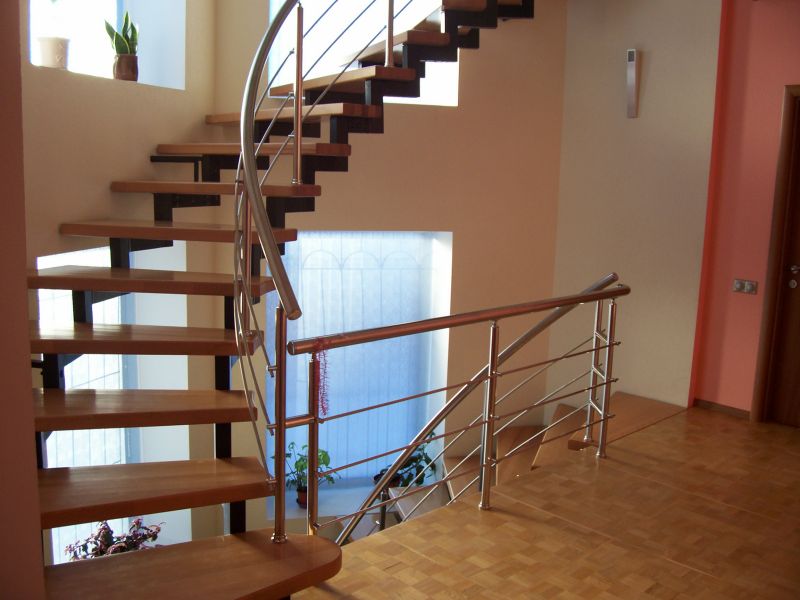 О строительстве внешней лестницы для частного дома